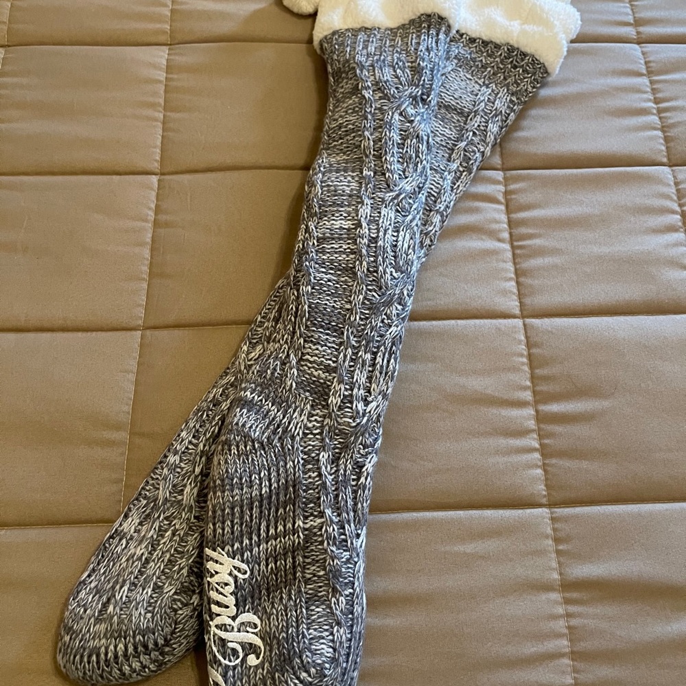 Victoria’s Secret Pink Marled Gray Slipper Socks